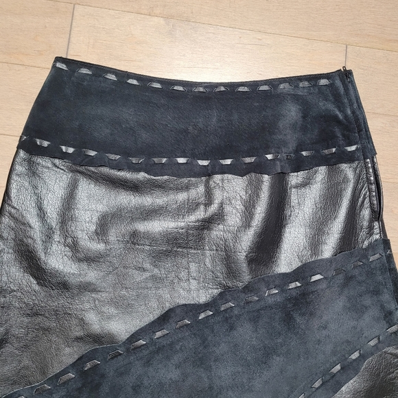 Vintage Y2K Danier black leather and suede asymmetrical midi skirt size 2 - Picture 6 of 15